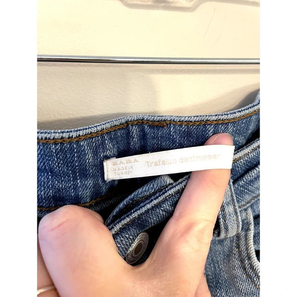 Zara Trafaluc Denimwear | Women's Distressed Medium Wash Jeans Size 2 - Picture 6 of 9